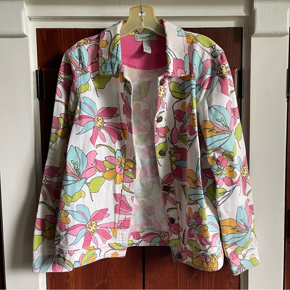 Vintage Analogy 100% Cotton Floral Denim Jacket Medium